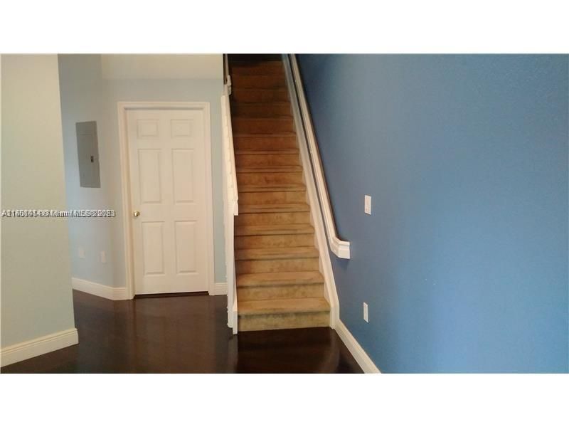 Recently Sold: $429,000 (3 beds, 2 baths, 1680 Square Feet)