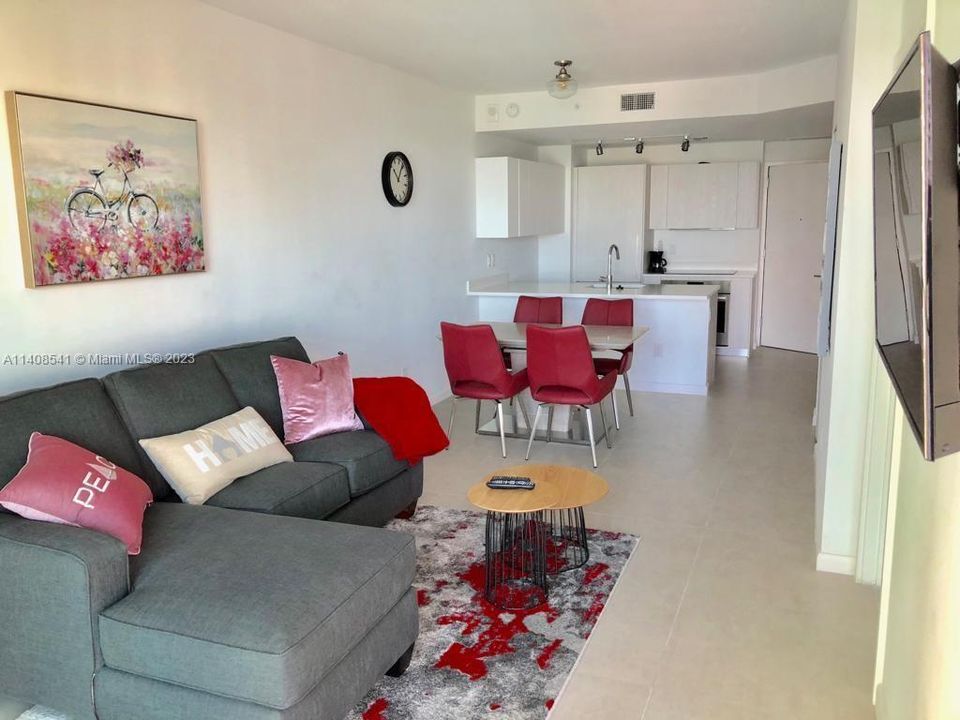 Recently Sold: $542,000 (1 beds, 1 baths, 618 Square Feet)