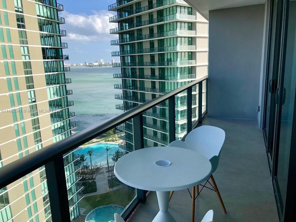 Recently Sold: $542,000 (1 beds, 1 baths, 618 Square Feet)