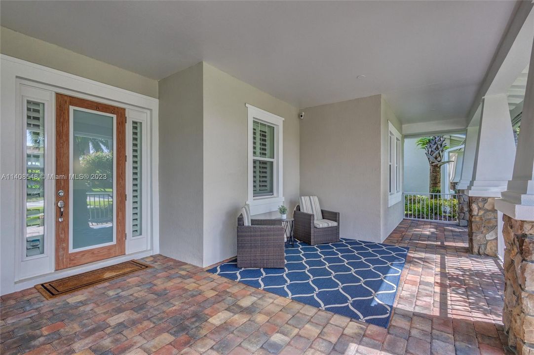 Recently Sold: $1,079,000 (3 beds, 2 baths, 1872 Square Feet)