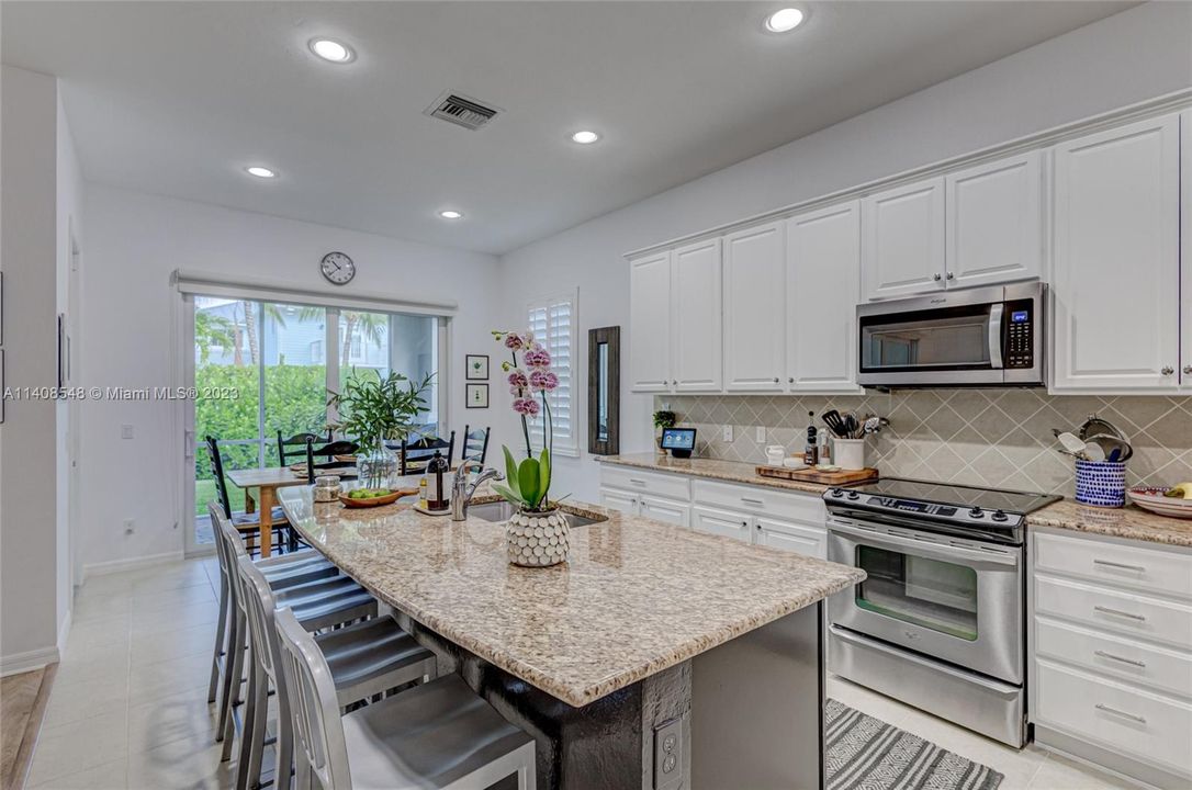 Recently Sold: $1,079,000 (3 beds, 2 baths, 1872 Square Feet)