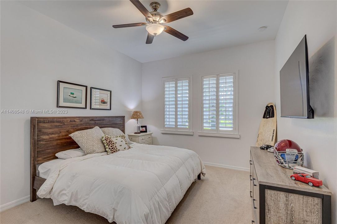 Recently Sold: $1,079,000 (3 beds, 2 baths, 1872 Square Feet)