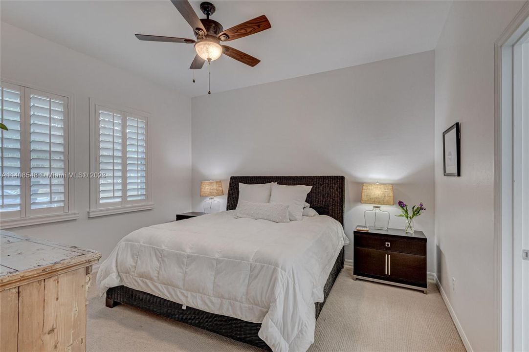 Recently Sold: $1,079,000 (3 beds, 2 baths, 1872 Square Feet)