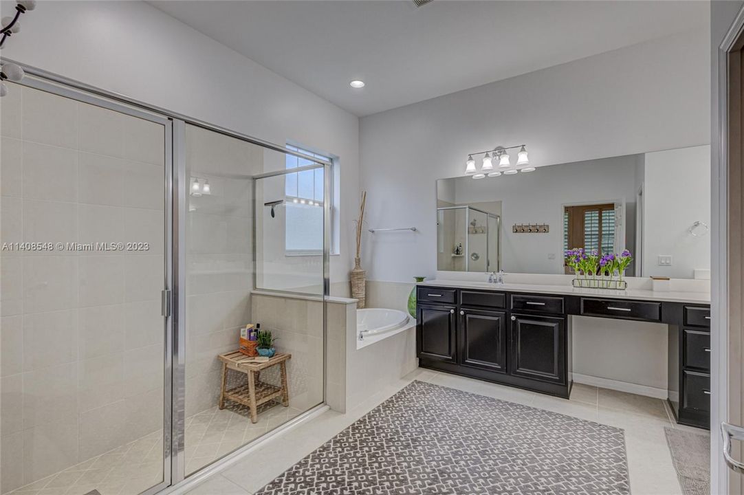 Recently Sold: $1,079,000 (3 beds, 2 baths, 1872 Square Feet)