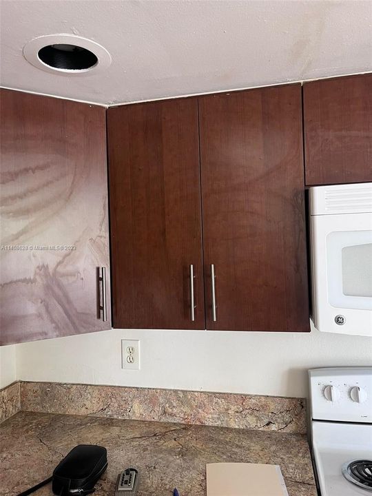 Recently Rented: $2,500 (3 beds, 2 baths, 1040 Square Feet)