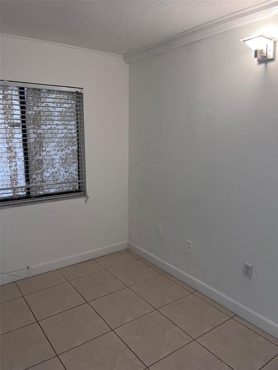 Recently Rented: $2,500 (3 beds, 2 baths, 1040 Square Feet)