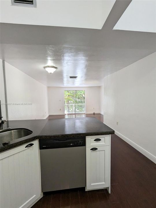 Recently Sold: $249,000 (2 beds, 1 baths, 960 Square Feet)