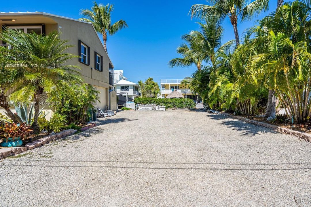 Recently Sold: $1,689,000 (3 beds, 2 baths, 1800 Square Feet)