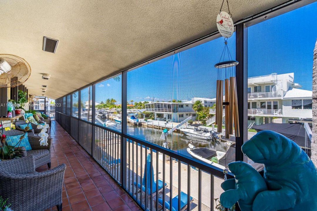 Recently Sold: $1,689,000 (3 beds, 2 baths, 1800 Square Feet)