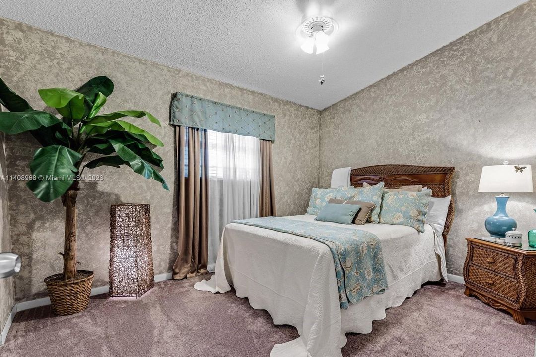 Recently Sold: $1,689,000 (3 beds, 2 baths, 1800 Square Feet)