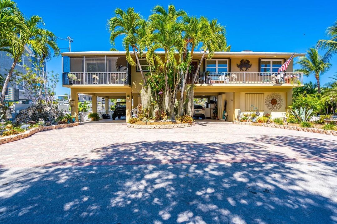 Recently Sold: $1,689,000 (3 beds, 2 baths, 1800 Square Feet)