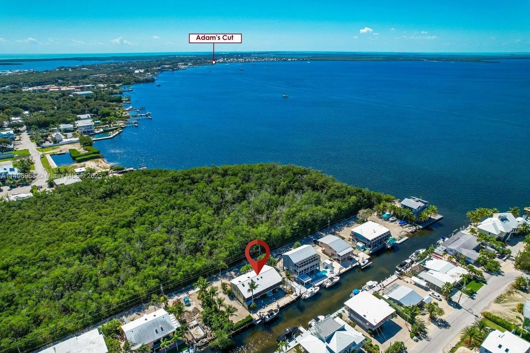 Recently Sold: $1,689,000 (3 beds, 2 baths, 1800 Square Feet)