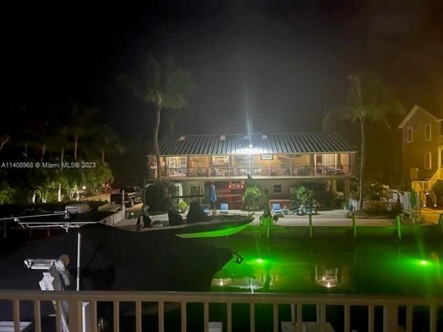 Recently Sold: $1,689,000 (3 beds, 2 baths, 1800 Square Feet)