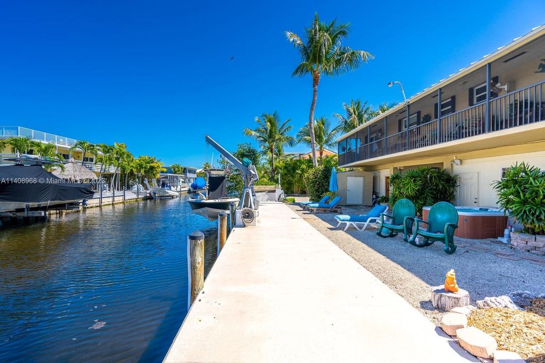 Recently Sold: $1,689,000 (3 beds, 2 baths, 1800 Square Feet)