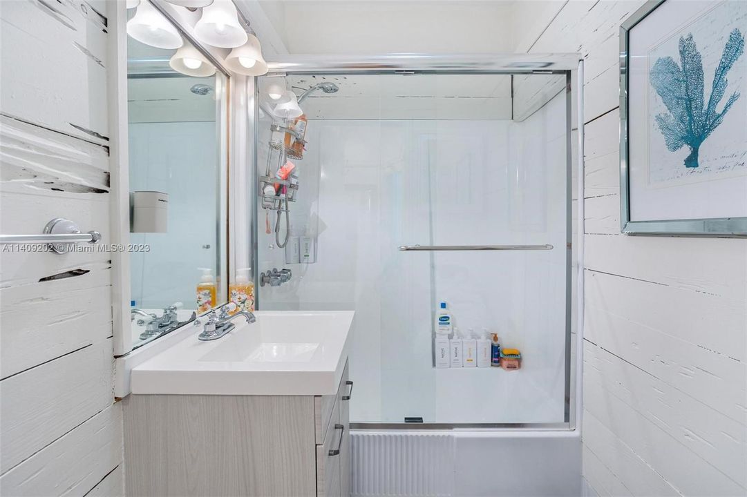 Recently Sold: $1,195,000 (3 beds, 3 baths, 1530 Square Feet)