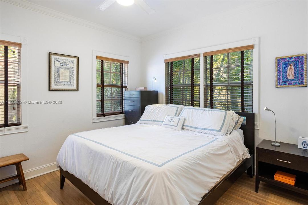 Recently Sold: $1,195,000 (3 beds, 3 baths, 1530 Square Feet)