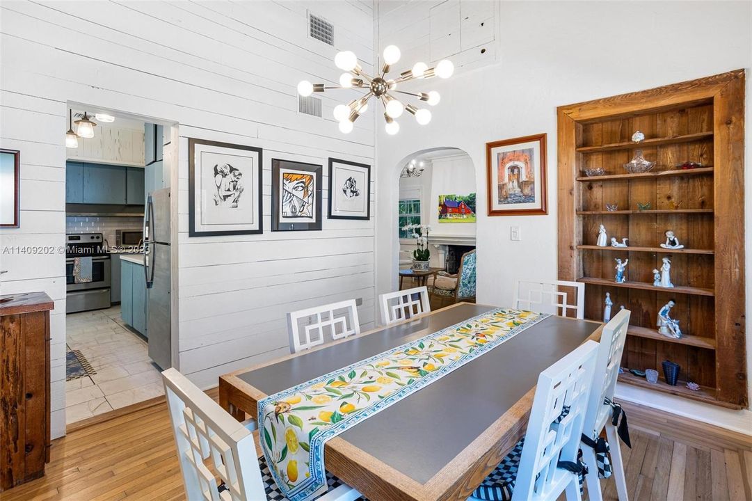 Recently Sold: $1,195,000 (3 beds, 3 baths, 1530 Square Feet)