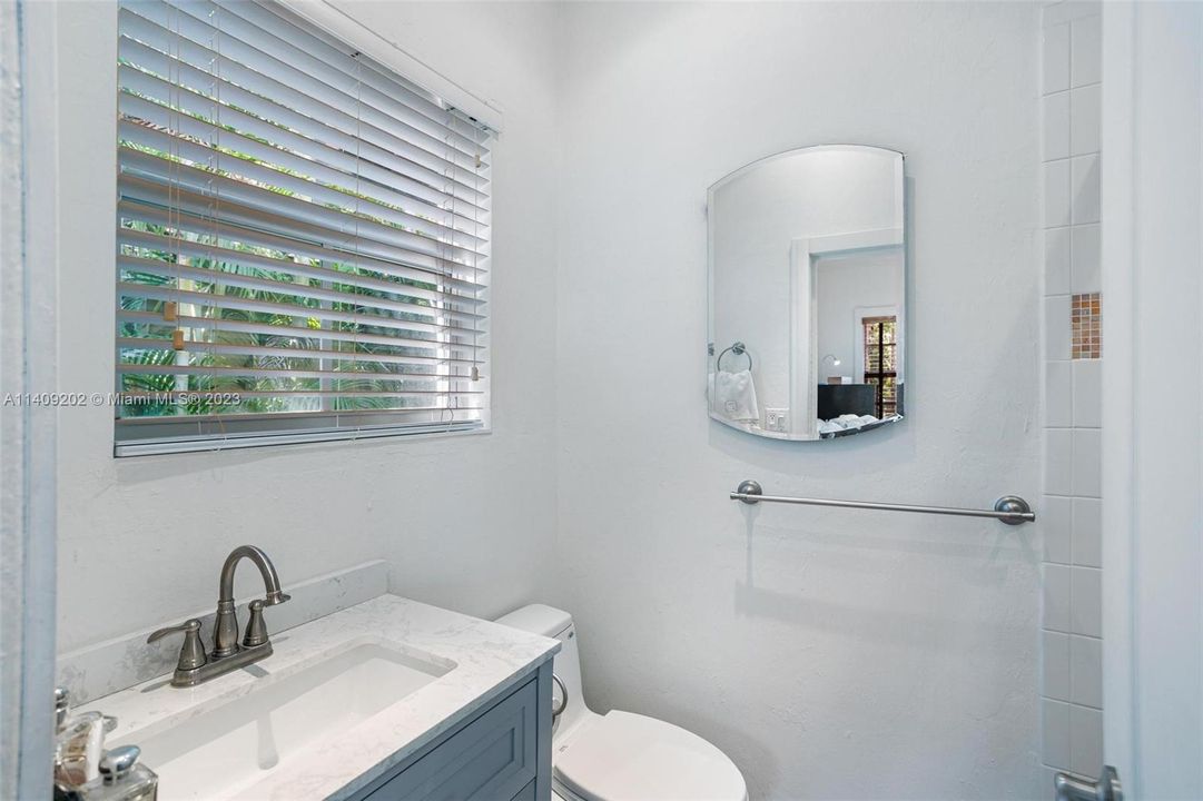 Recently Sold: $1,195,000 (3 beds, 3 baths, 1530 Square Feet)