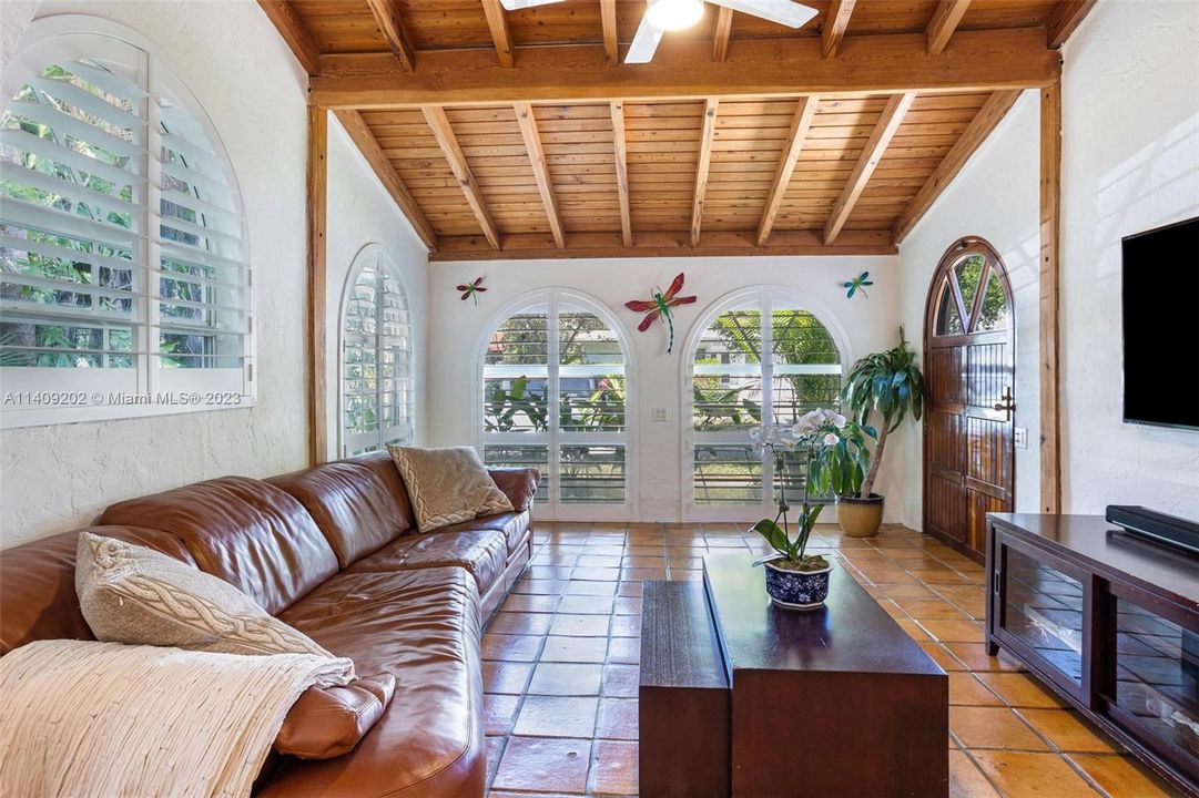 Recently Sold: $1,195,000 (3 beds, 3 baths, 1530 Square Feet)