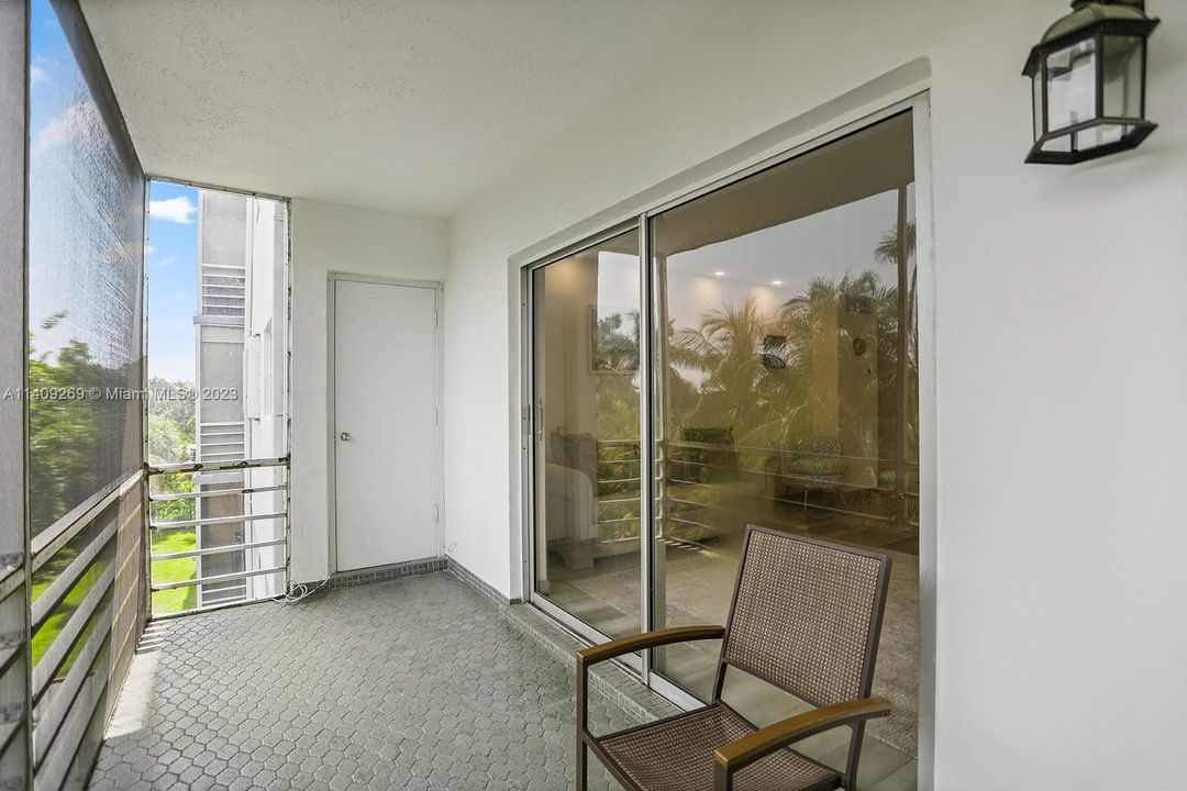 Recently Sold: $190,000 (1 beds, 1 baths, 785 Square Feet)