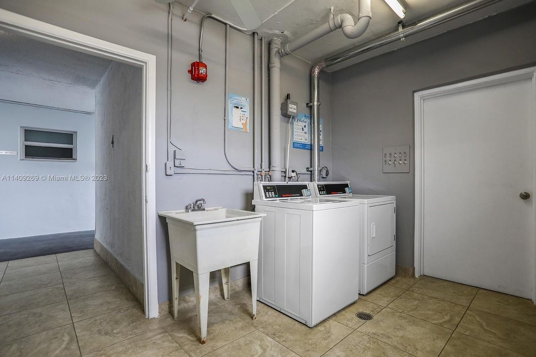 Recently Sold: $190,000 (1 beds, 1 baths, 785 Square Feet)