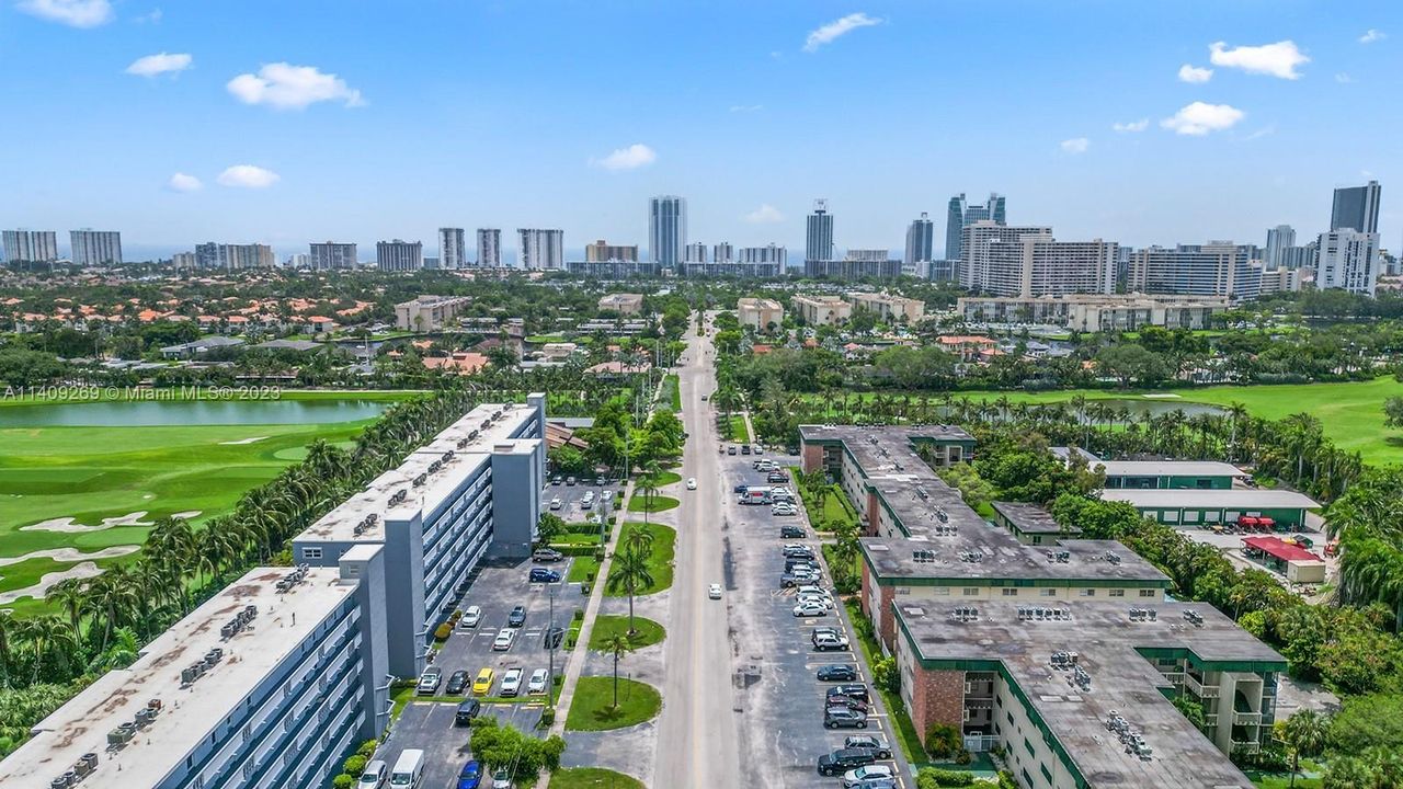 Recently Sold: $190,000 (1 beds, 1 baths, 785 Square Feet)