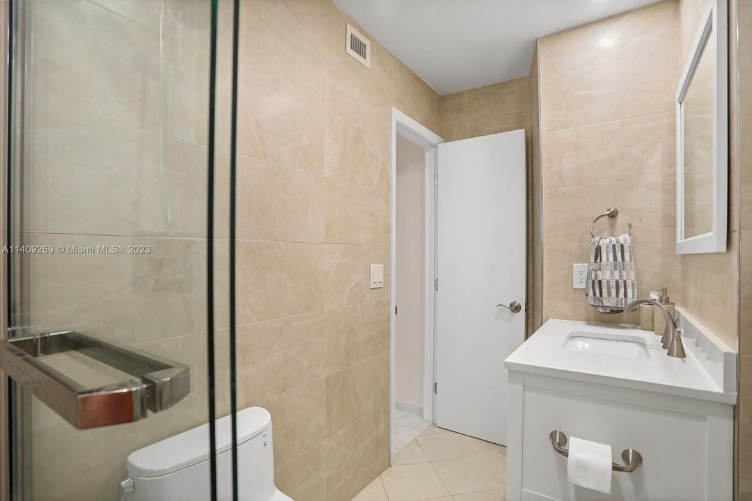 Recently Sold: $190,000 (1 beds, 1 baths, 785 Square Feet)