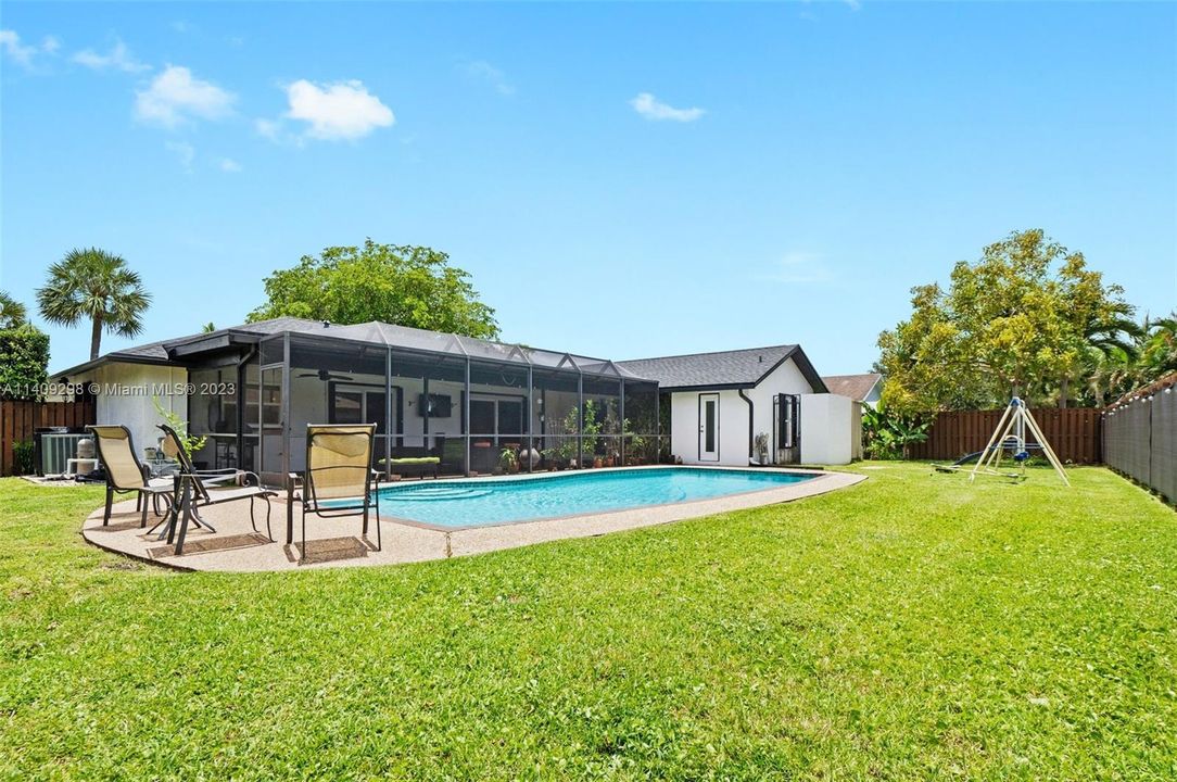 Recently Sold: $699,999 (4 beds, 2 baths, 2348 Square Feet)