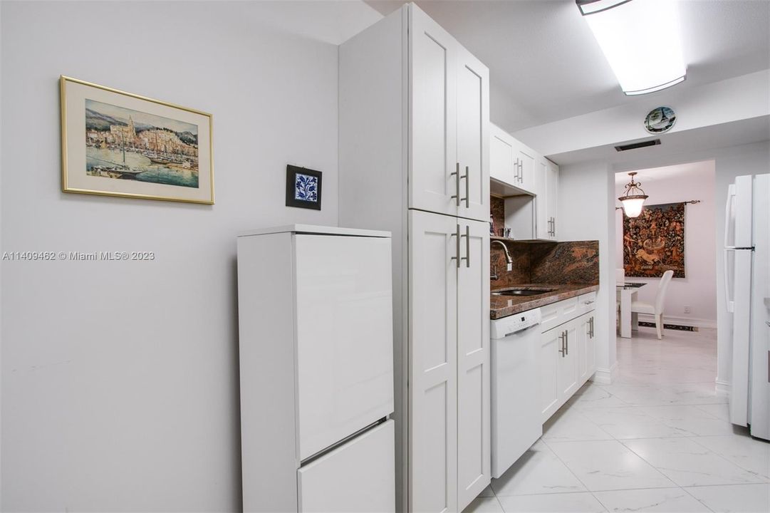 Recently Sold: $189,000 (1 beds, 1 baths, 844 Square Feet)