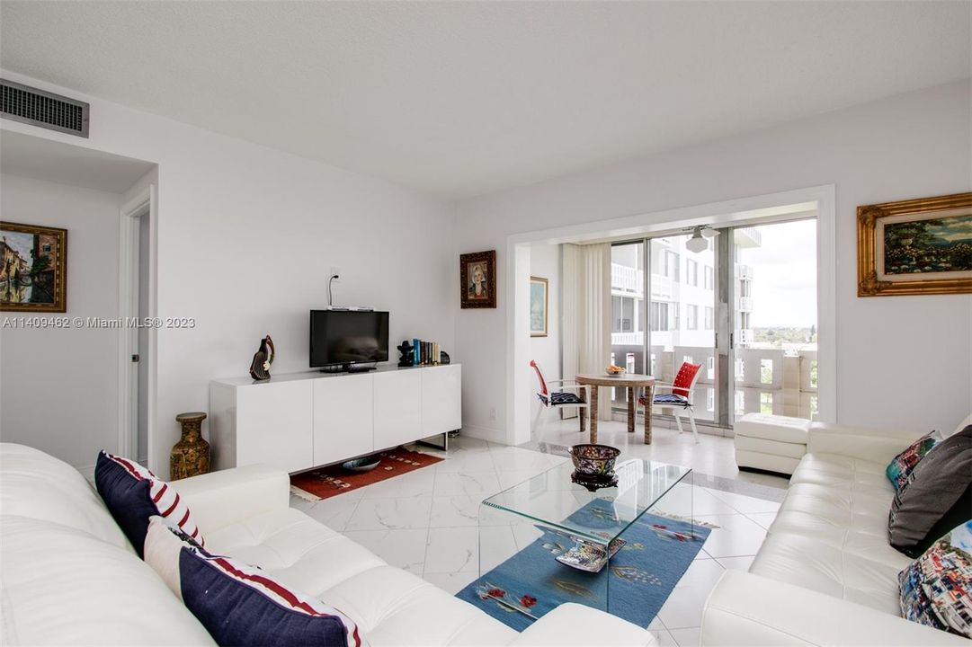 Recently Sold: $189,000 (1 beds, 1 baths, 844 Square Feet)