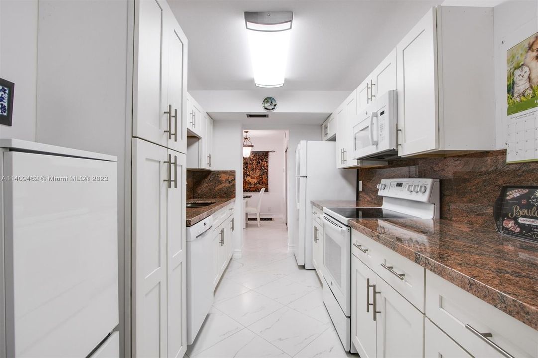 Recently Sold: $189,000 (1 beds, 1 baths, 844 Square Feet)