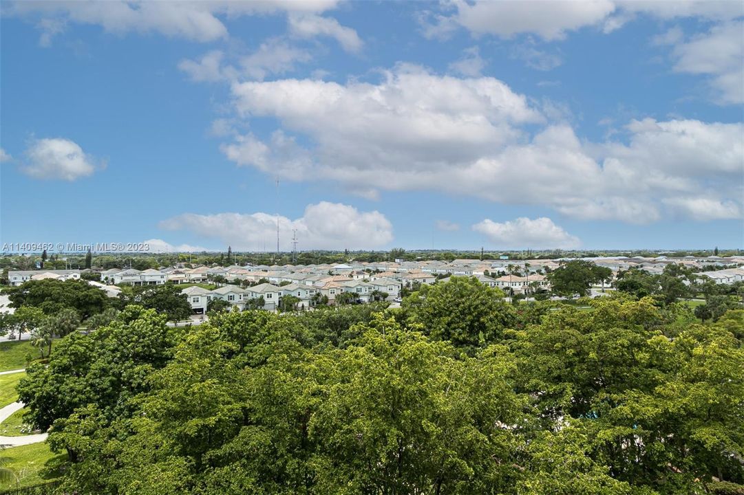 Recently Sold: $189,000 (1 beds, 1 baths, 844 Square Feet)