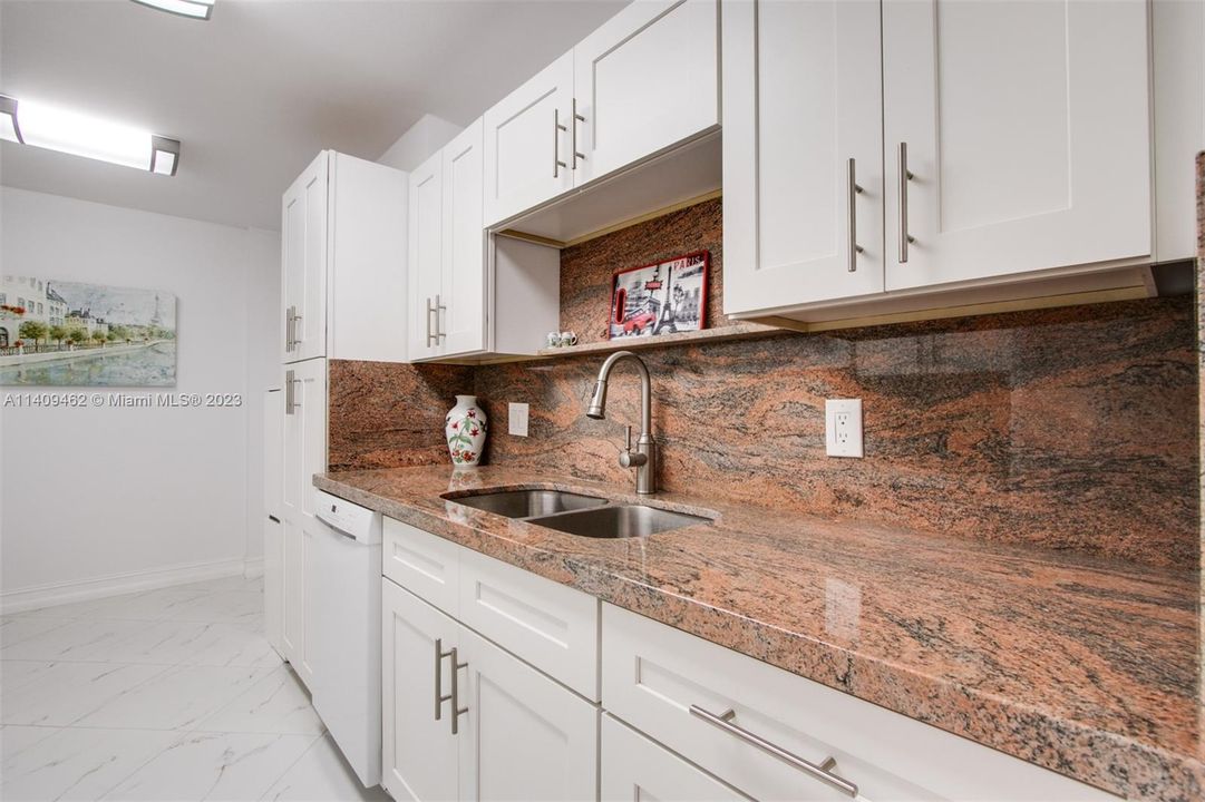 Recently Sold: $189,000 (1 beds, 1 baths, 844 Square Feet)