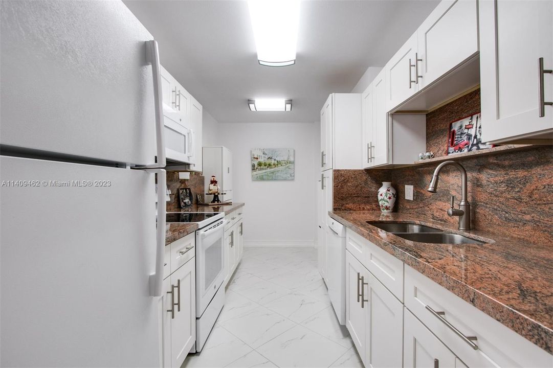 Recently Sold: $189,000 (1 beds, 1 baths, 844 Square Feet)