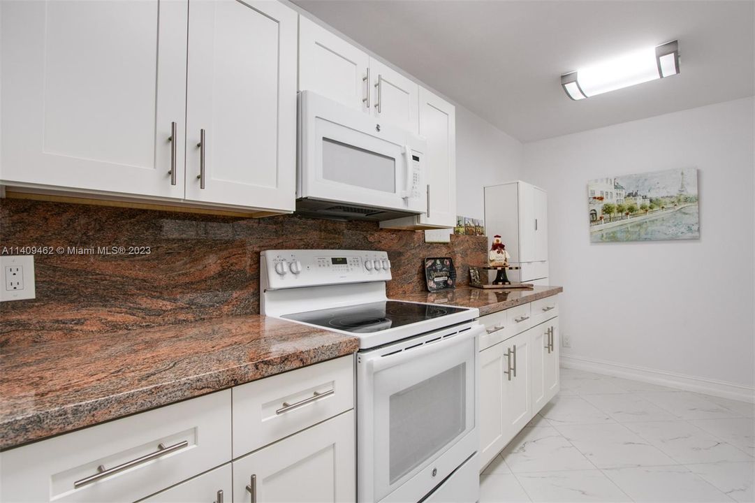 Recently Sold: $189,000 (1 beds, 1 baths, 844 Square Feet)