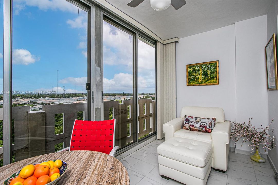 Recently Sold: $189,000 (1 beds, 1 baths, 844 Square Feet)