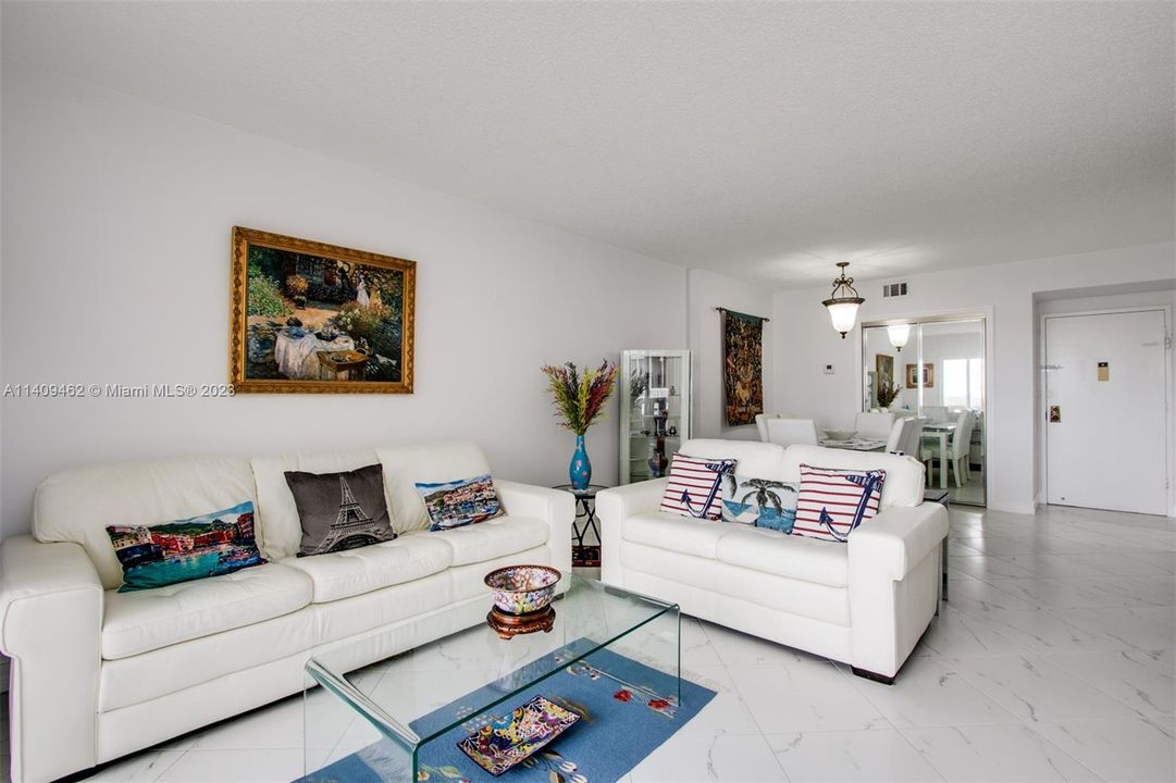 Recently Sold: $189,000 (1 beds, 1 baths, 844 Square Feet)