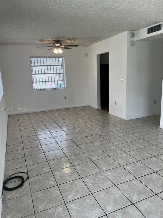 Недавно арендовано: $2,400 (3 спален, 2 ванн, 1900 Квадратных фут)