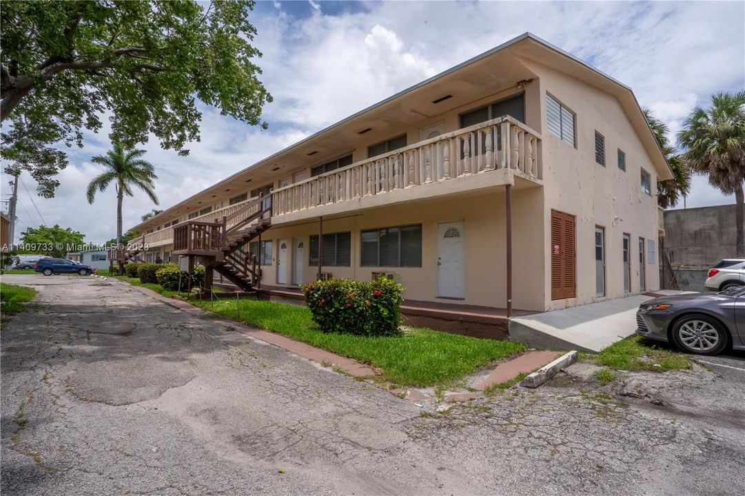 Recently Sold: $145,000 (1 beds, 1 baths, 580 Square Feet)