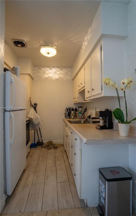 Recently Sold: $145,000 (1 beds, 1 baths, 580 Square Feet)