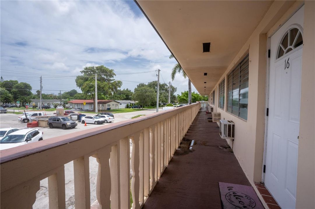 Recently Sold: $145,000 (1 beds, 1 baths, 580 Square Feet)