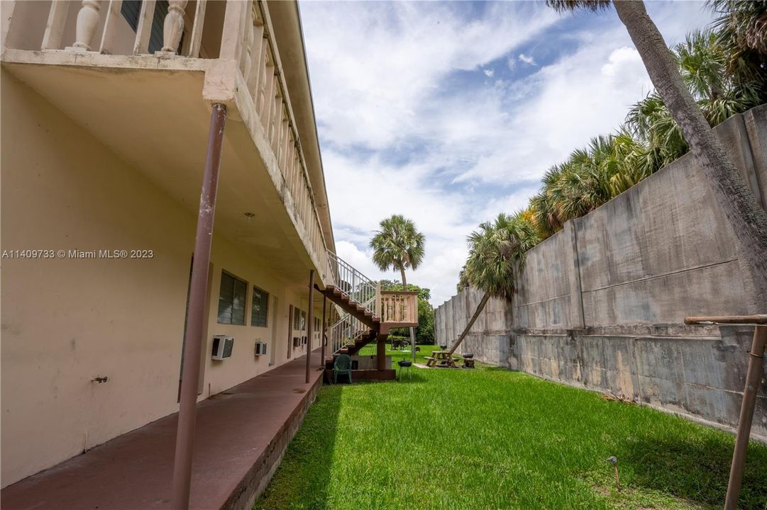 Recently Sold: $145,000 (1 beds, 1 baths, 580 Square Feet)