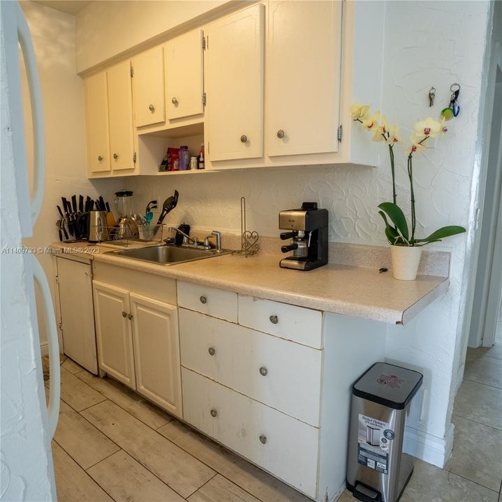 Recently Sold: $145,000 (1 beds, 1 baths, 580 Square Feet)