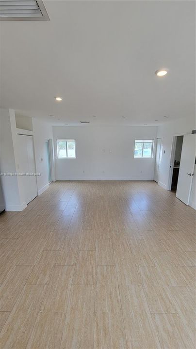 Recently Rented: $2,800 (3 beds, 2 baths, 1400 Square Feet)