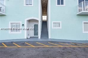 Recently Rented: $2,800 (3 beds, 2 baths, 1400 Square Feet)