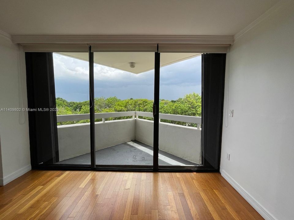 Recently Sold: $435,000 (1 beds, 2 baths, 790 Square Feet)