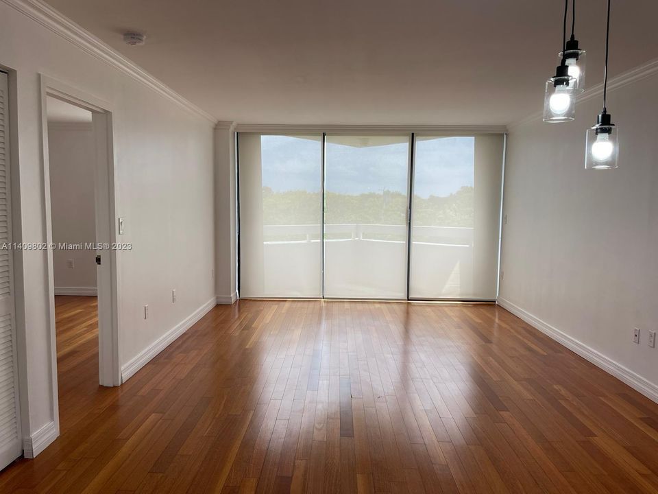 Recently Sold: $435,000 (1 beds, 2 baths, 790 Square Feet)