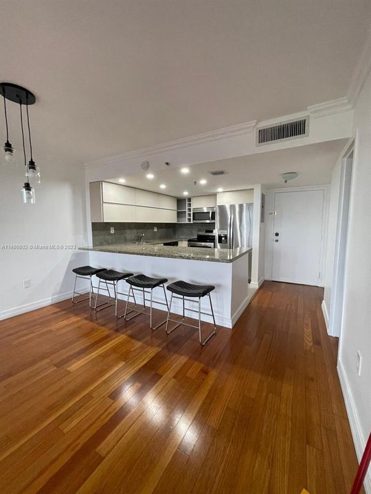 Recently Sold: $435,000 (1 beds, 2 baths, 790 Square Feet)