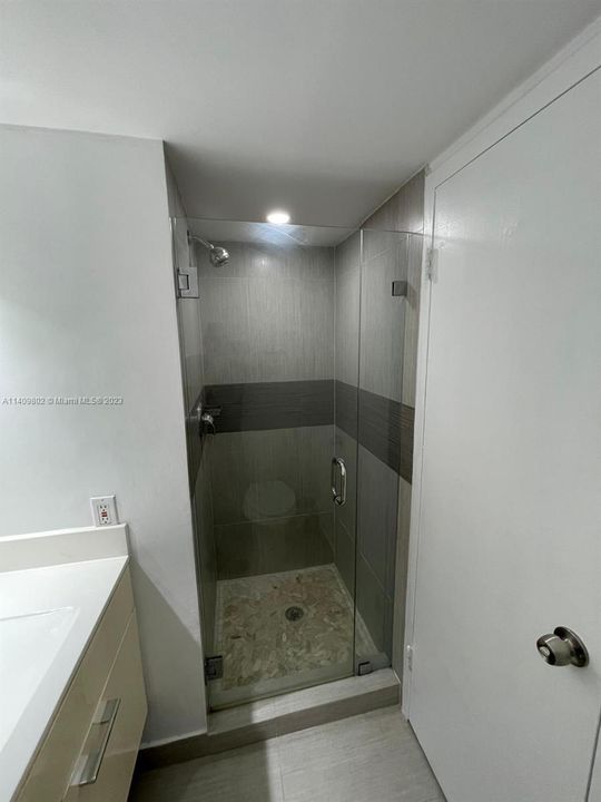 Recently Sold: $435,000 (1 beds, 2 baths, 790 Square Feet)