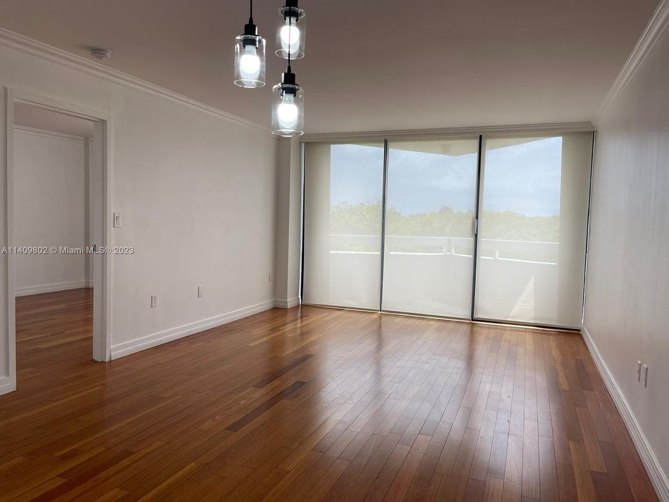 Recently Sold: $435,000 (1 beds, 2 baths, 790 Square Feet)